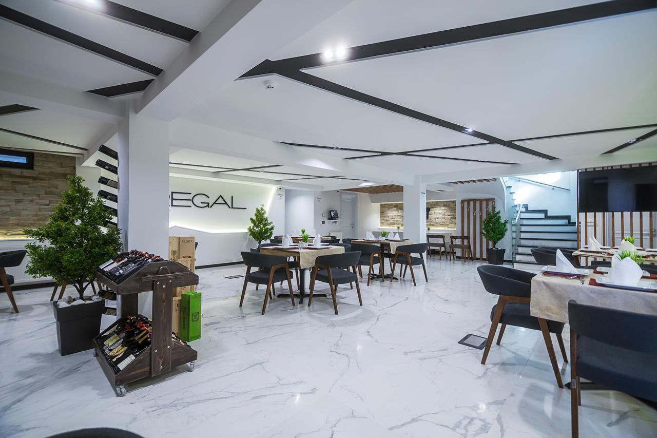 Hotel Regal Korça Exteriör bild
